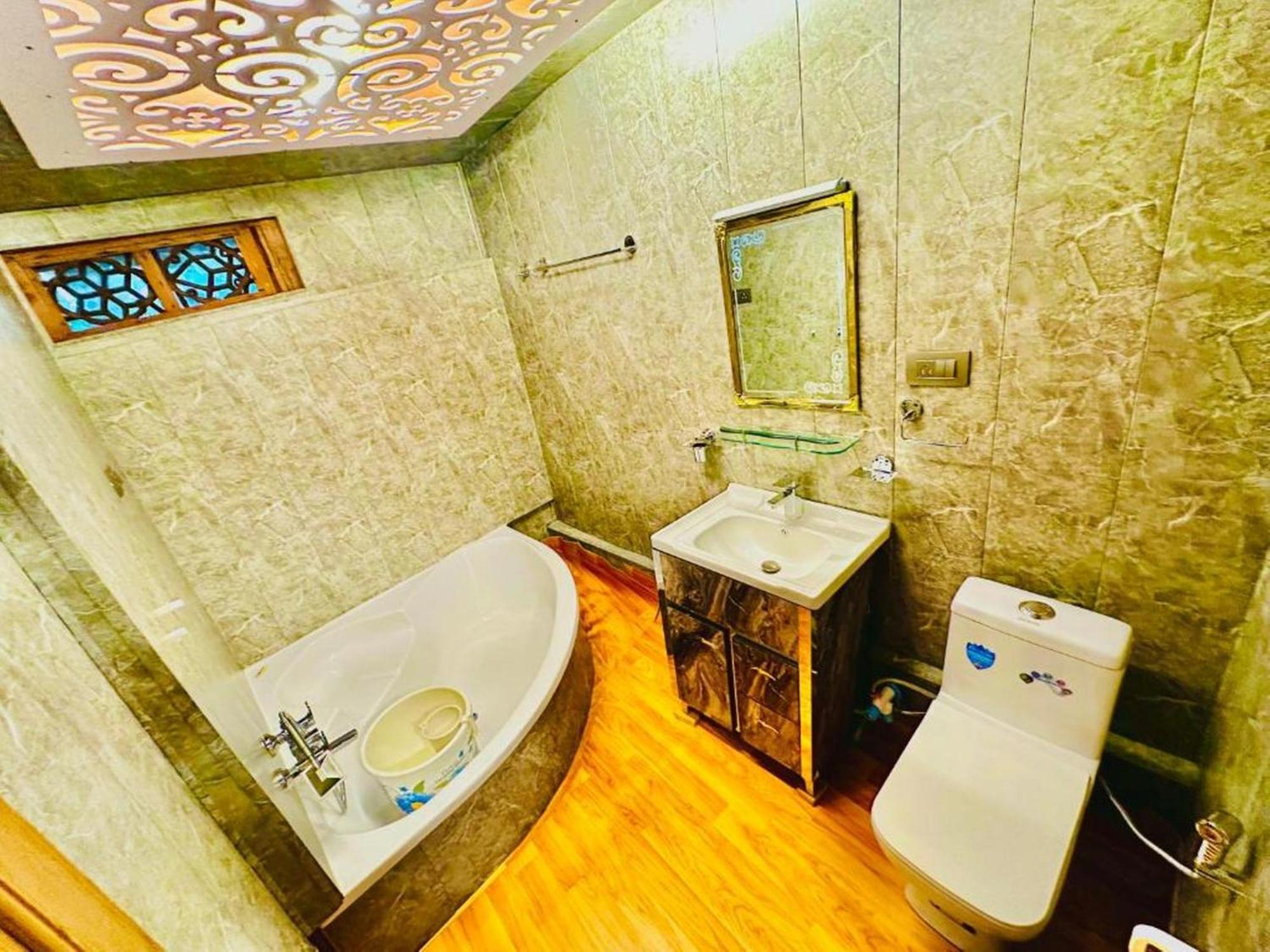 Hotel Floating Luxury Group Of Houseboats à Srīnagar Extérieur photo