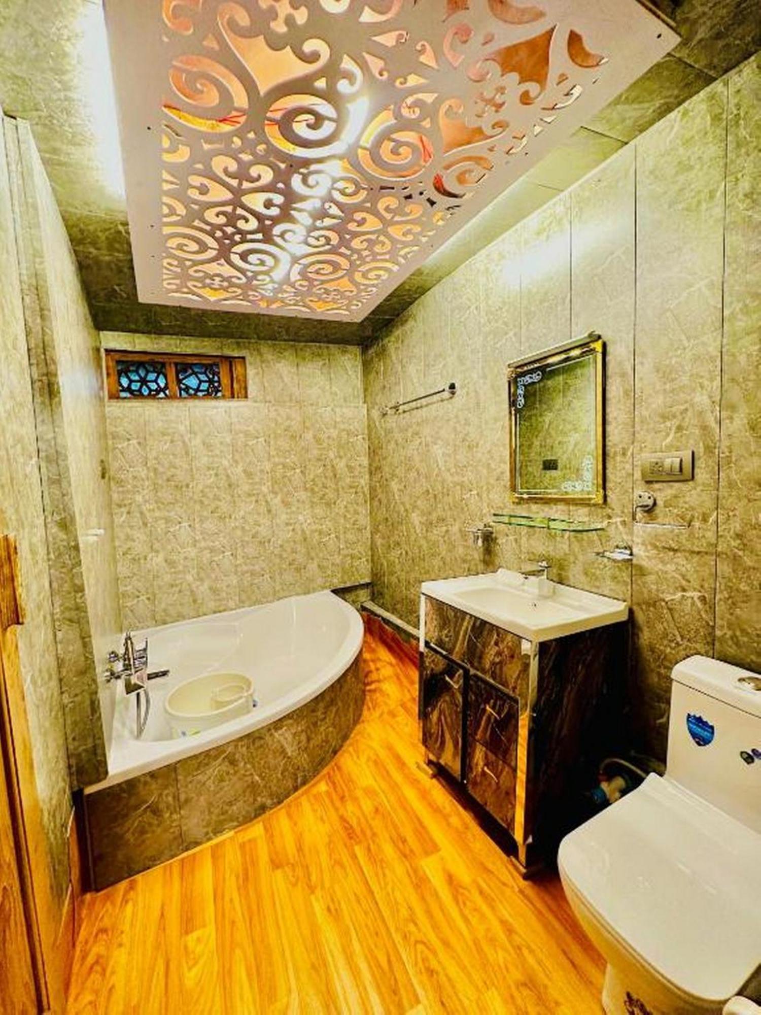 Hotel Floating Luxury Group Of Houseboats à Srīnagar Extérieur photo