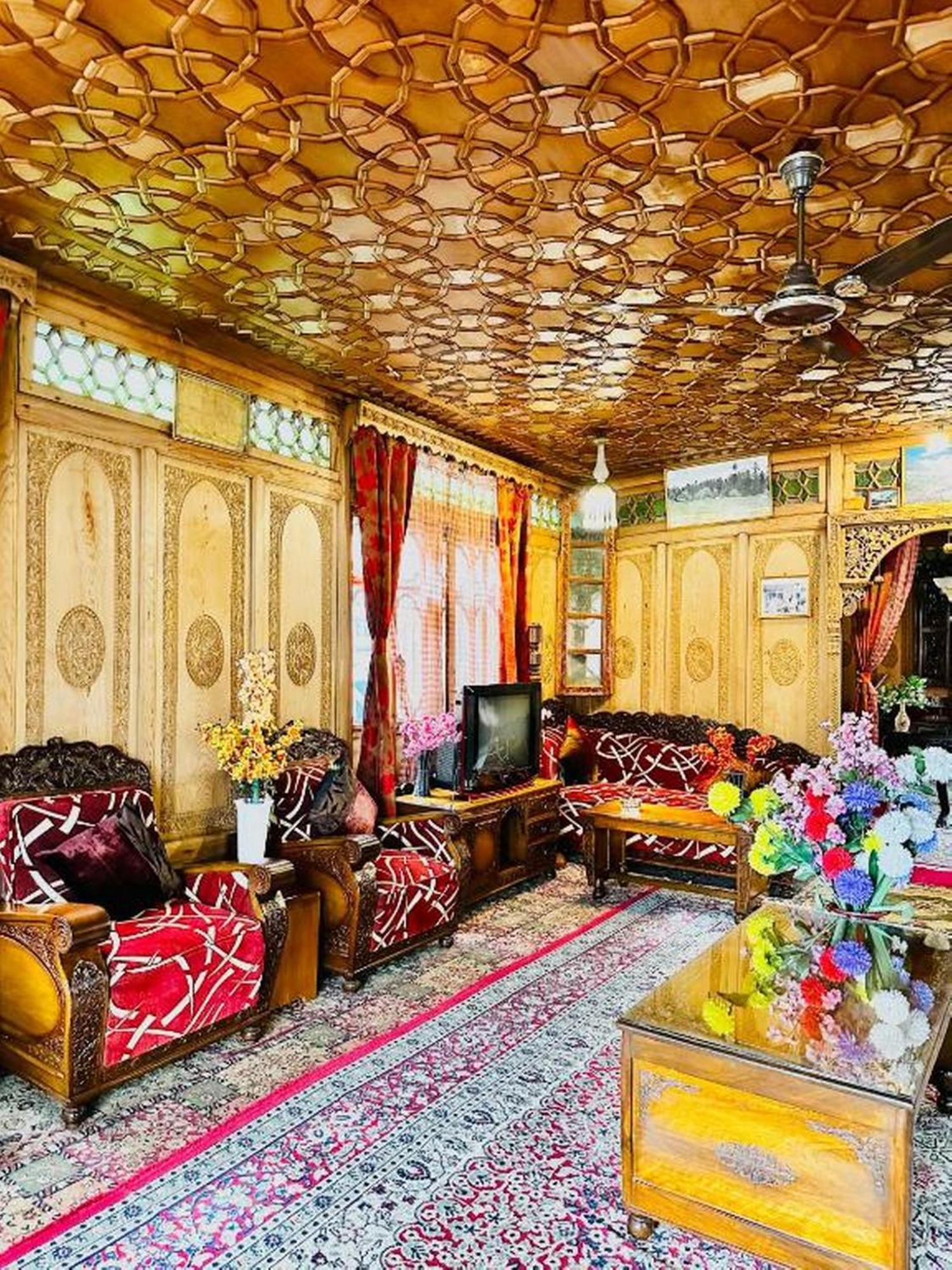 Hotel Floating Luxury Group Of Houseboats à Srīnagar Extérieur photo